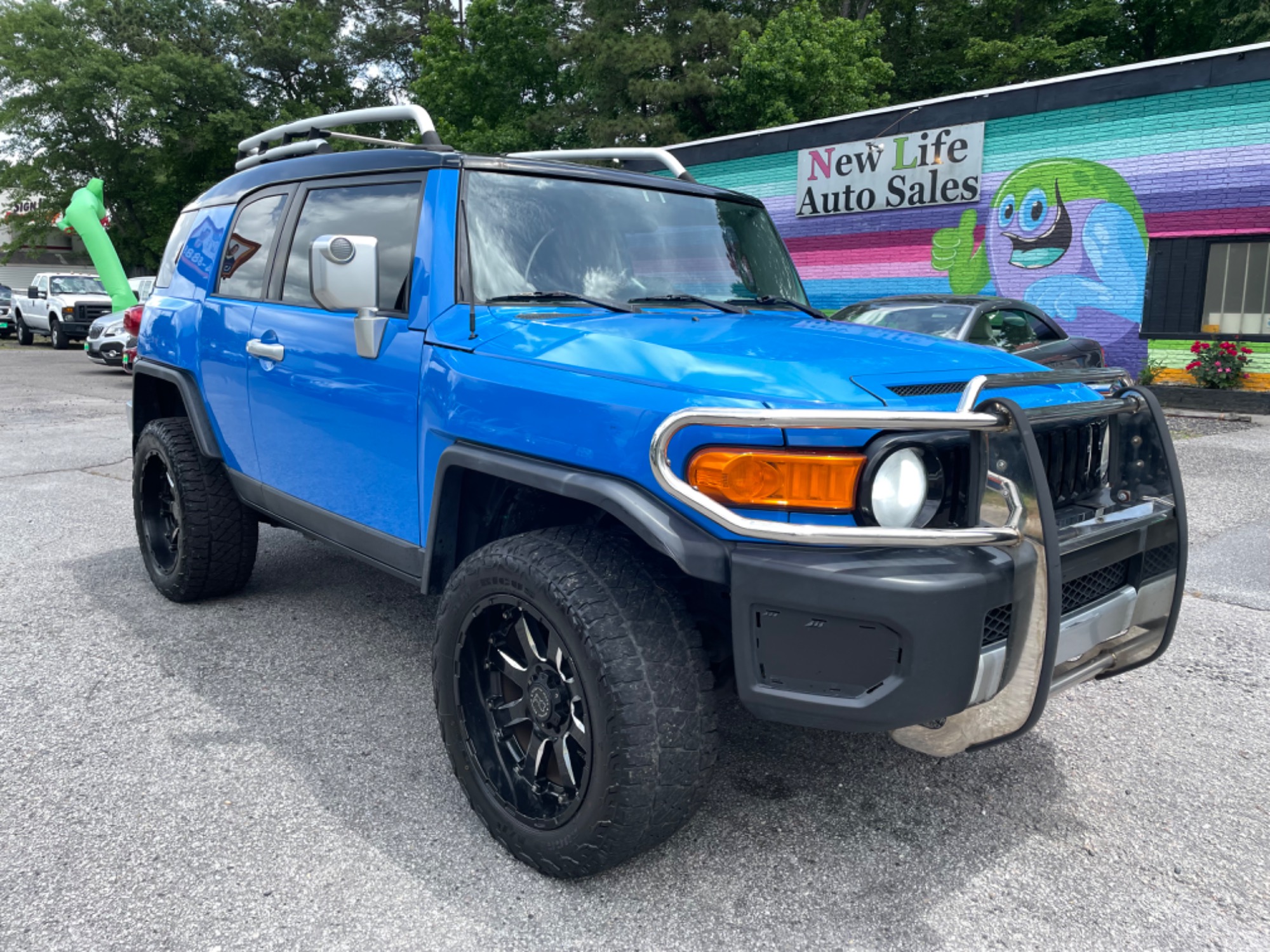 photo of 2007 TOYOTA FJ CRUISER  - Superb Condition! Great Off Roading Abilities!!